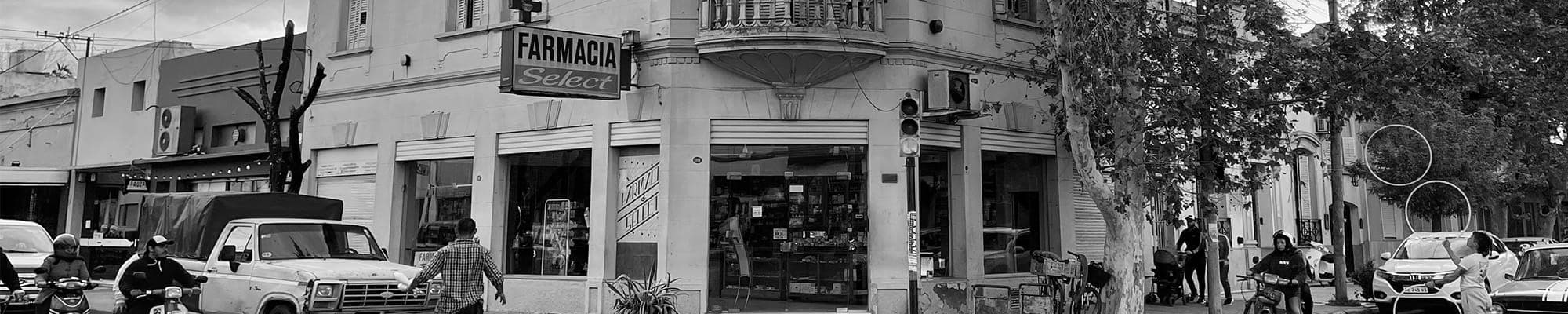 Fachada de Farmacia Select en San Pedro